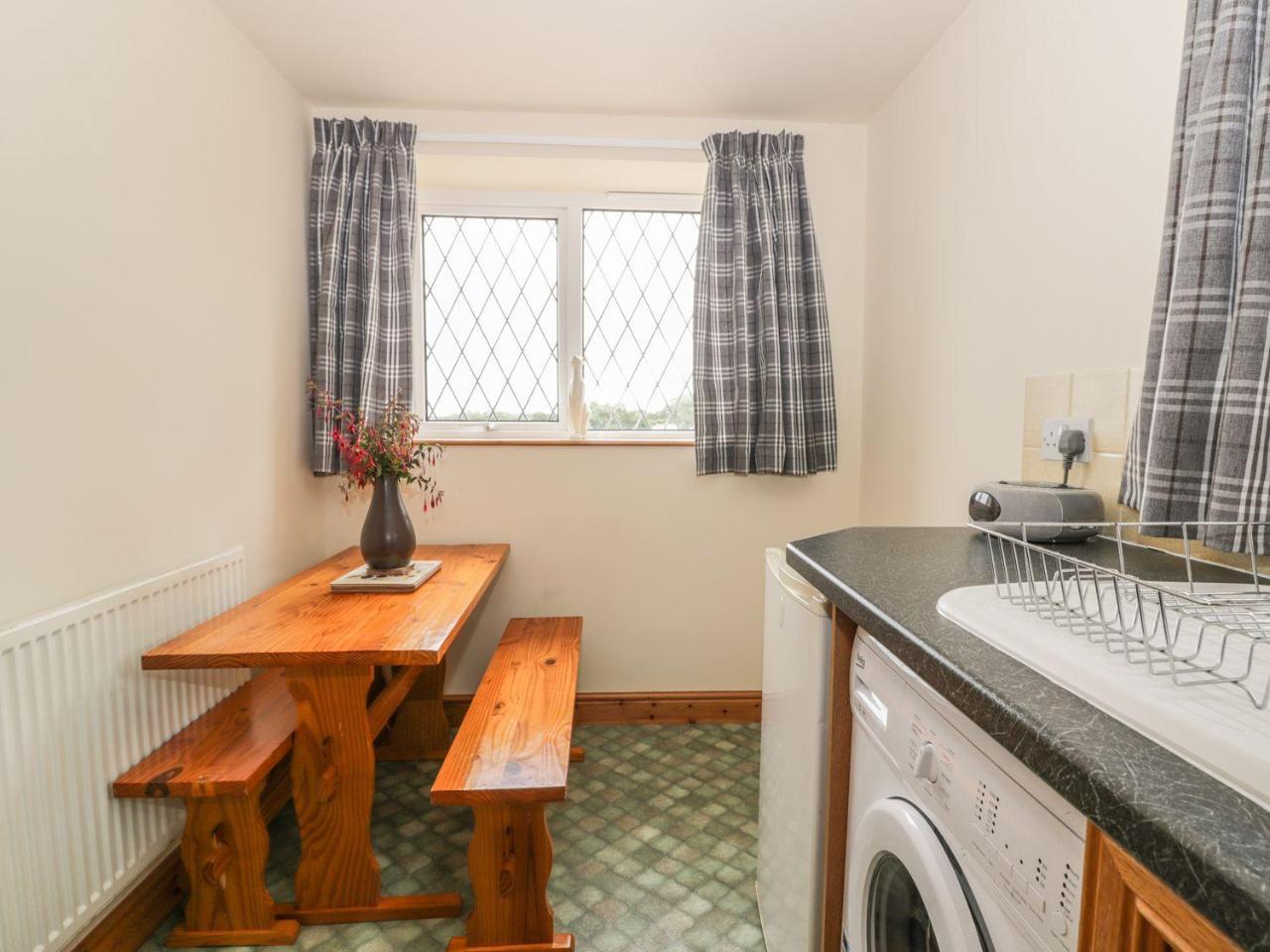 Foxhunter Cottage Whitby Exterior photo
